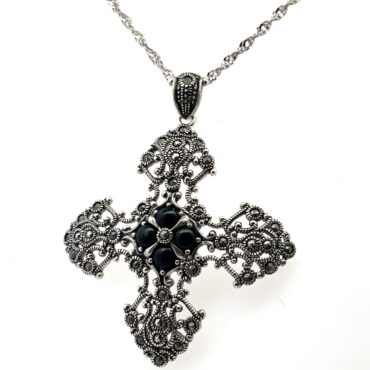 18” 925 Sterling Silver Singapore Chain w/ Onyx & Marcasite Maltese Cross 13.0g