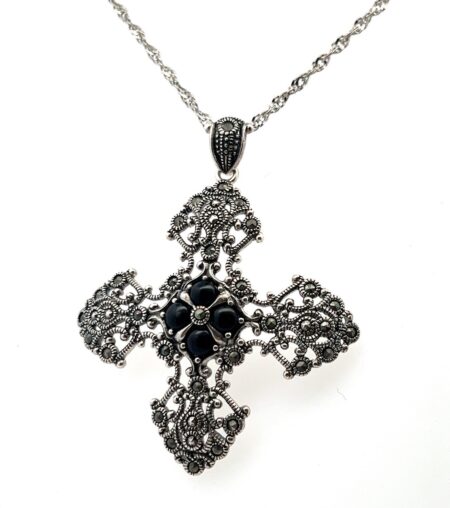 18” 925 Sterling Silver Singapore Chain w/ Onyx & Marcasite Maltese Cross 13.0g