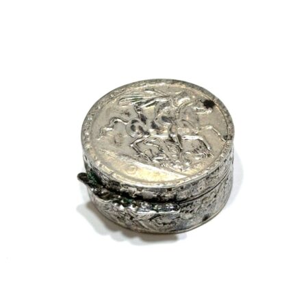 Vintage 800 Silver George & The Dragon Pill Box 12.6g