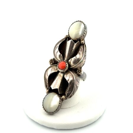 Size: 8.5 Navajo 925 Sterling Silver Coral & Mother of Pearl Statement Ring 11g