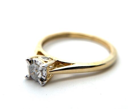 10K Yellow Gold Round Cut 1/4 CTW Natural Diamond Engagement Ring Size: 7.25