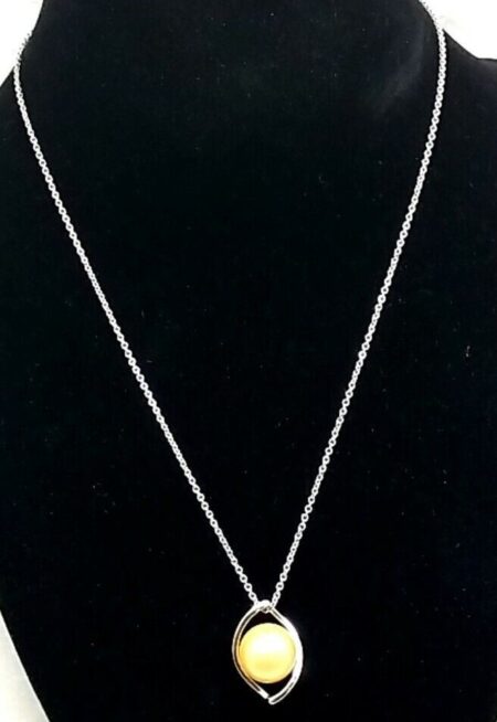 Beautiful Gold Color Freshwater Pearl With Sterling Silver 925 Necklace 6.2 Gram