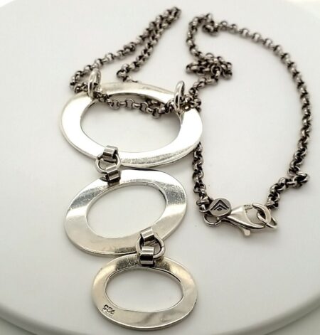 Siplada 925 Sterling Silver Oval Shaped Necklace 18" Chain 3.1 Grams