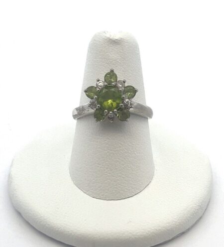 Thailand 925 Sterling Silver Peridot and Cubic Zirconia Flower Ring Size: 7